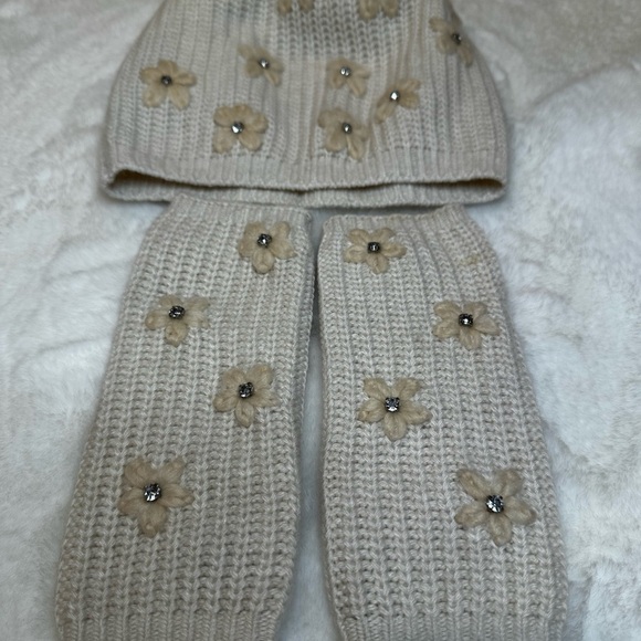 Portolano Cream Knit Hat and Leg Warmers main image 8